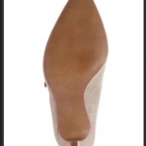 BRAND NEW BCBG Tamerra Cage Pump - PUMICE SUEDE - Picture 2 of 2